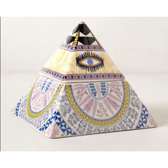 Anthropologie Mara Hoffman Ceramic Candle~ Eye Catching Pyramid~ Sandlewood Teak - Picture 2 of 9